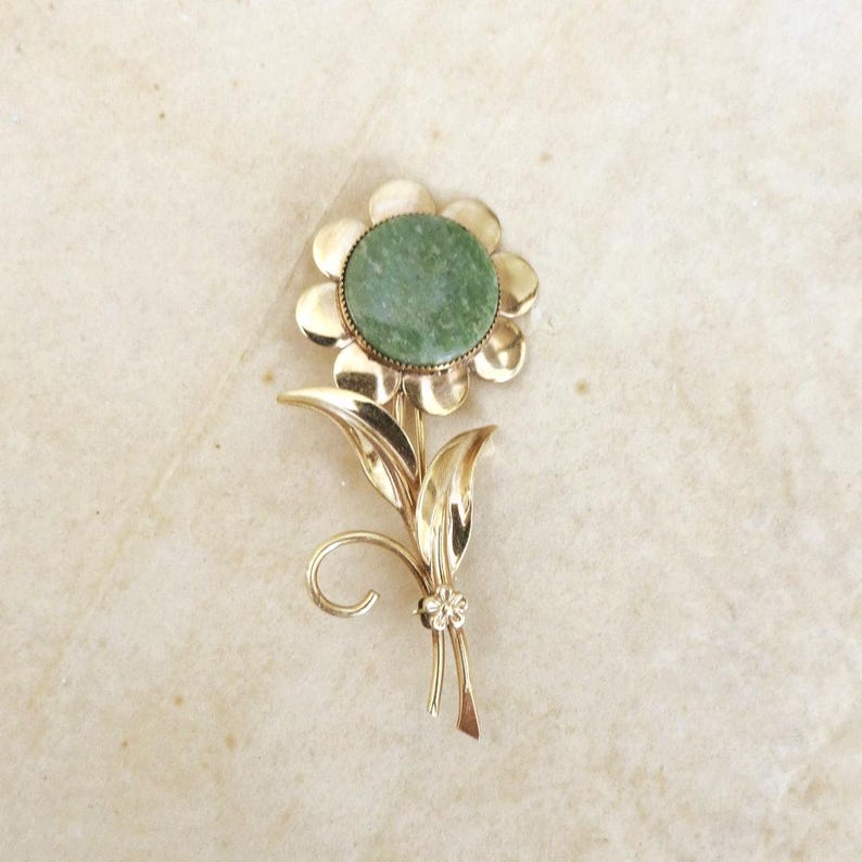 Vintage Gold Daisy Flower Brooch Pin w Aventurine Center