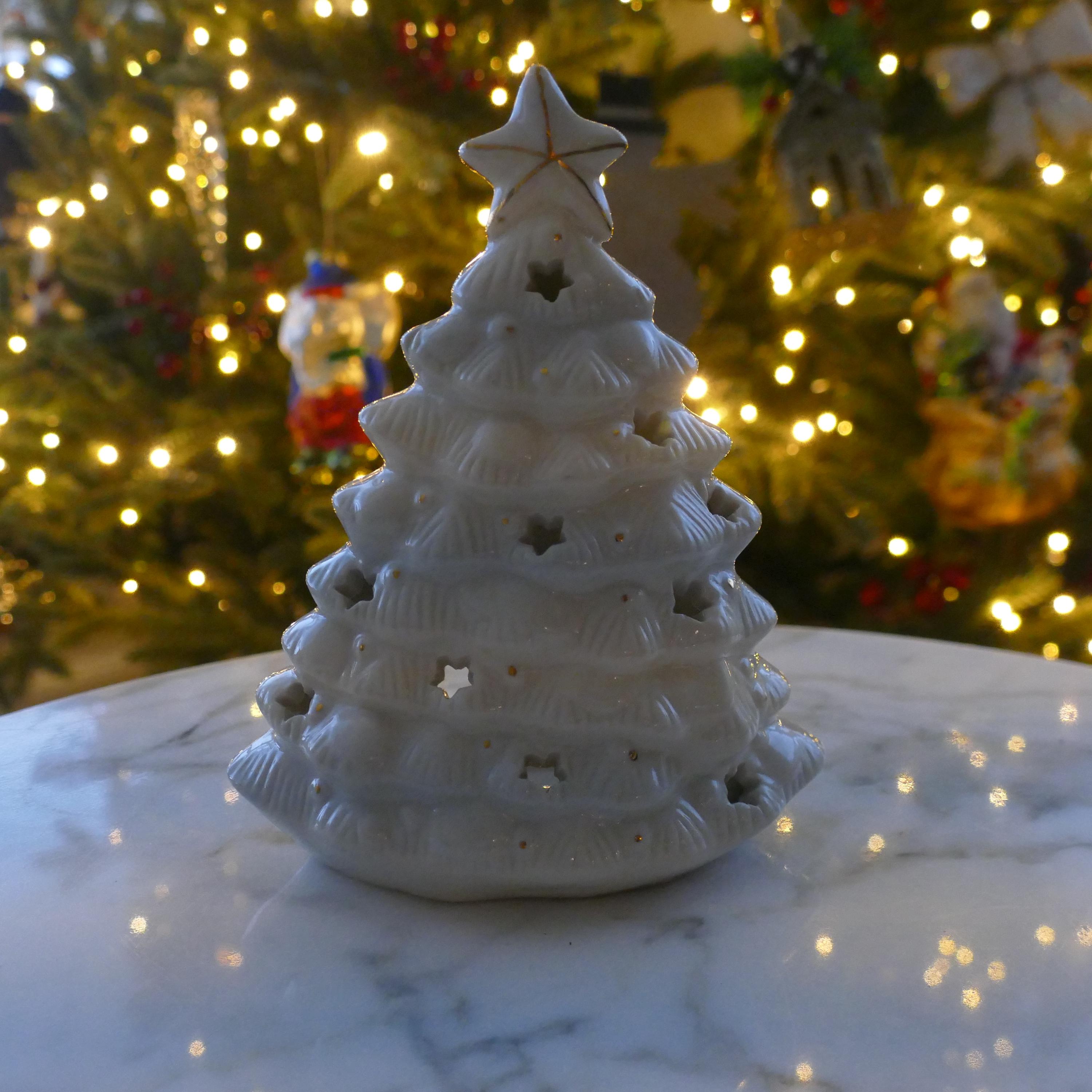 Weihnachtsbaum aus porzellan
