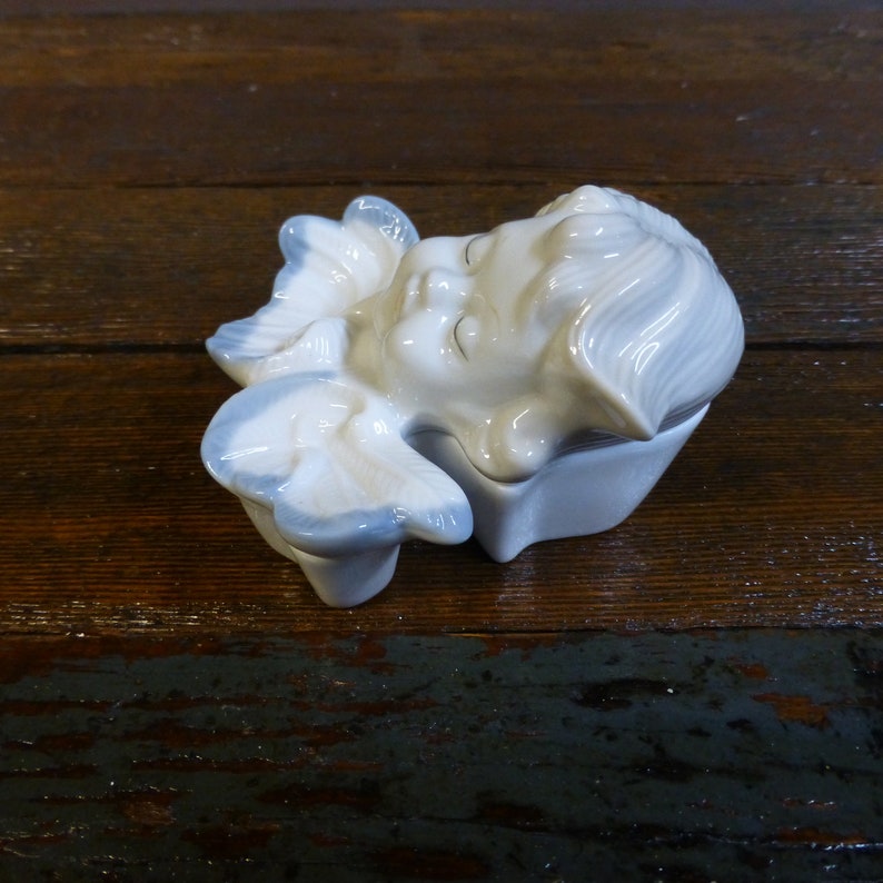 Beautiful Sweet Face Angel Lidded Small Jewelry Trinket Box Porcelain Cherubic Face Ring Box