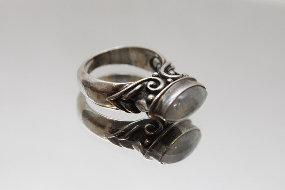 Vintage sterling silver moonstone ring