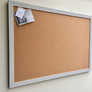 Framed Cork Board – Stylish Noticeboard in 100 Colours – Display for Home or Office