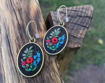 Floral embroidered earrings, boho style, hand embroidery, vintage style jewejry, gift for friend, retro earrings, tapestry earrings,