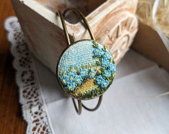 Cottagecore embroidered bracelet, bracelet with forget-me-nots, hand embroidery bracelet, adjustable cottagecore embroidery bracelet