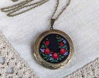 Embroidered pendant, red roses necklace, big locket, pendant, embroidered jewelry, brass tone locket. hand - embroidery, memory locket.