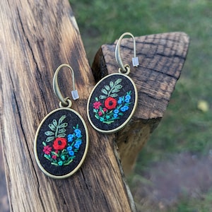 Floral embroidered earrings, boho style, hand embroidery, vintage style jewejry, gift for friend, retro earrings, tapestry earrings,