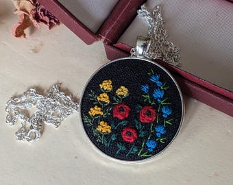 Embroidered round medallion, embroidered tansy herb, Embroidered botanical pendant, silver tone necklace, embroidered wildflawers hoop