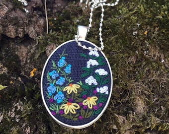 Embroidered pendant, Embroidered jewelry, meadow at night, silwer tone, romantic, needlework, embroidered linen,
