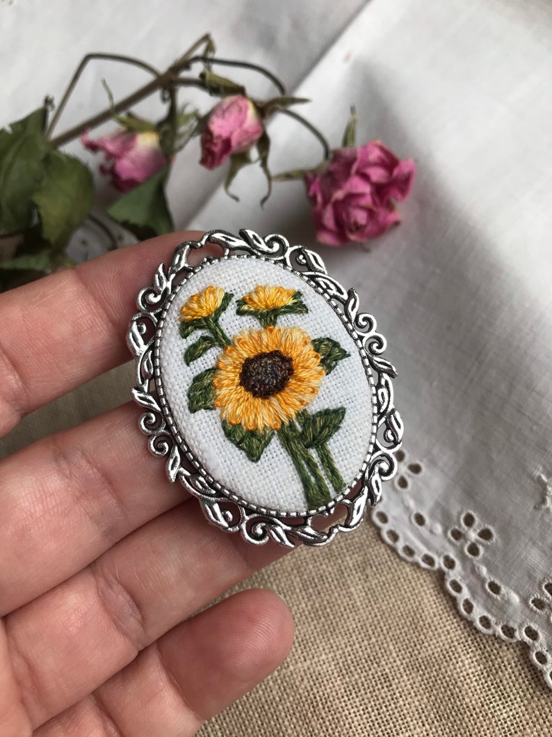 Brooch With Sunflowers, Embroidered Sunflowers Brooch, Sunflower Jewelry, Embroidered Flower
