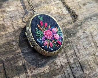 Embroidered oval pendant, pink roses necklace, big oval locket, memory gift, pink locket, romantic necklace, memory locket necklace