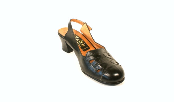 Vintage 70s style black leather shoes