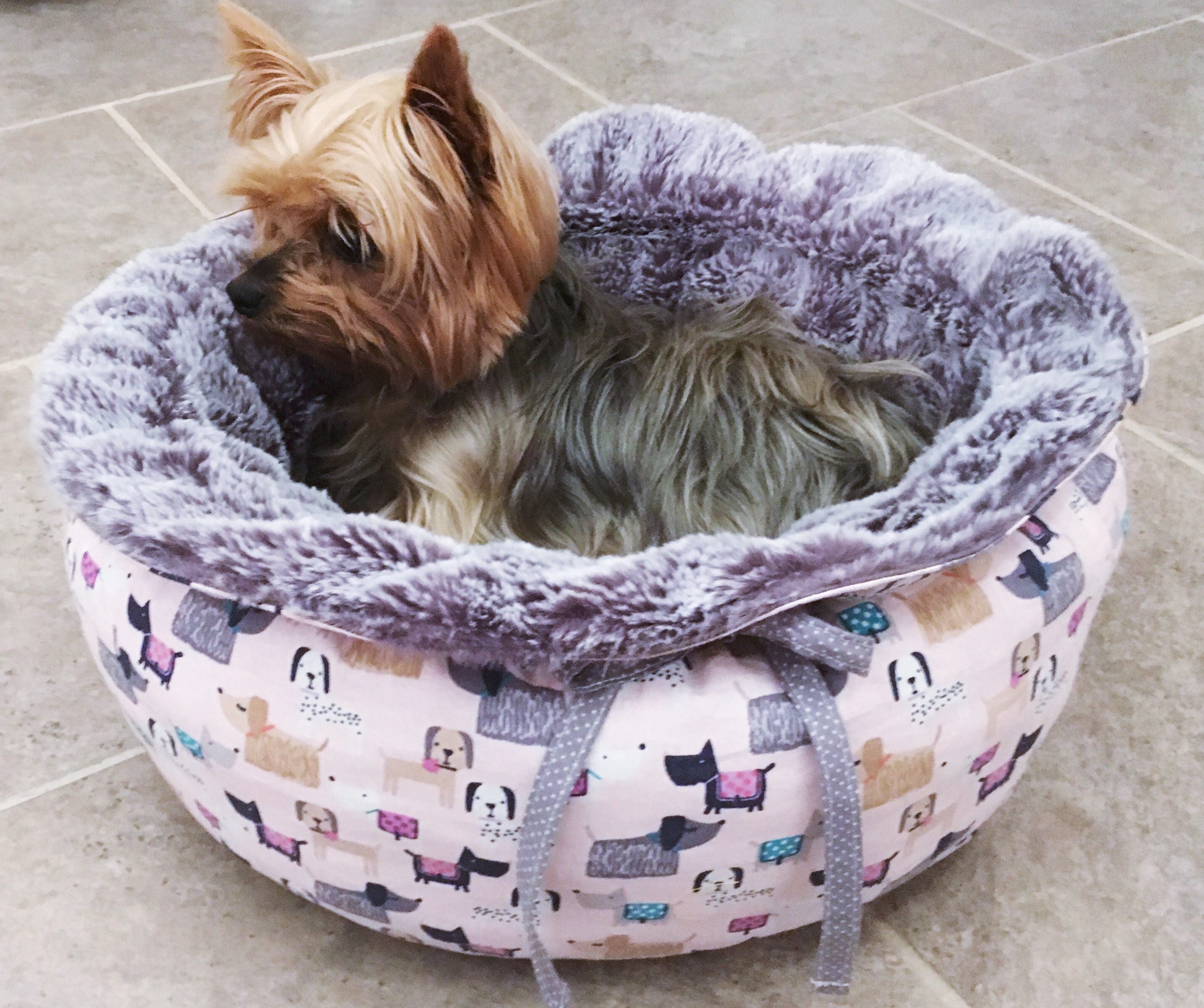 Dog Fashion Spa Polka Dot Yorkie Bathing Mat