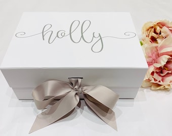 Gepersonaliseerde geschenkdoos bruidsmeisje, luxe witte doos met lint