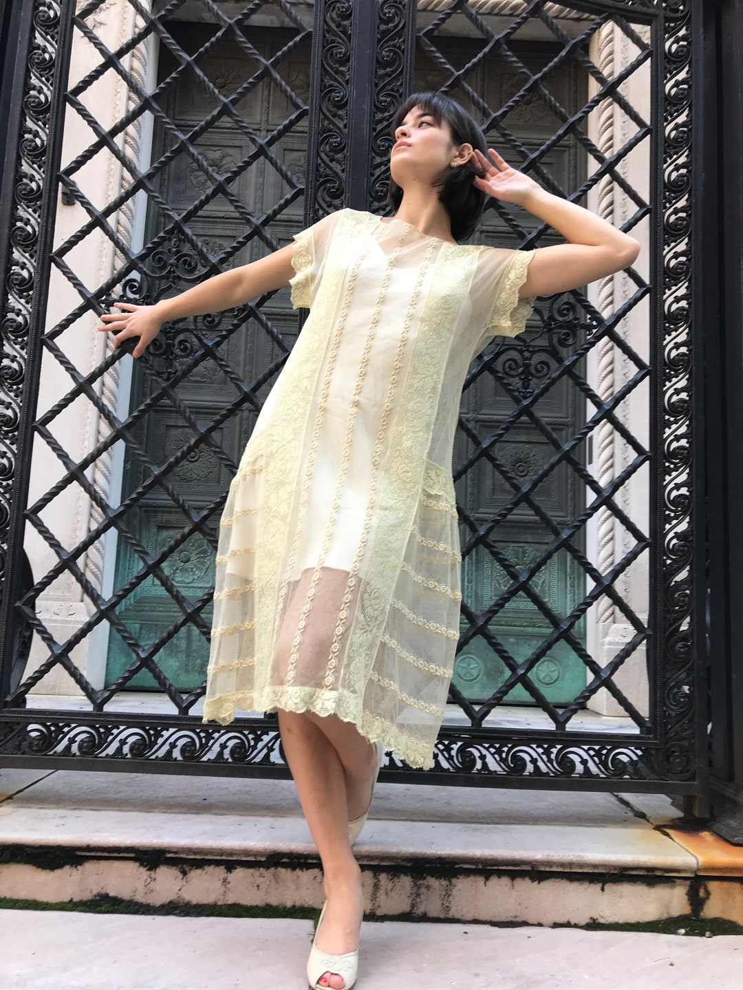 【新品】　Emboridered Lace Back Dress il_1080xN.2686391190_nmhh.jpg