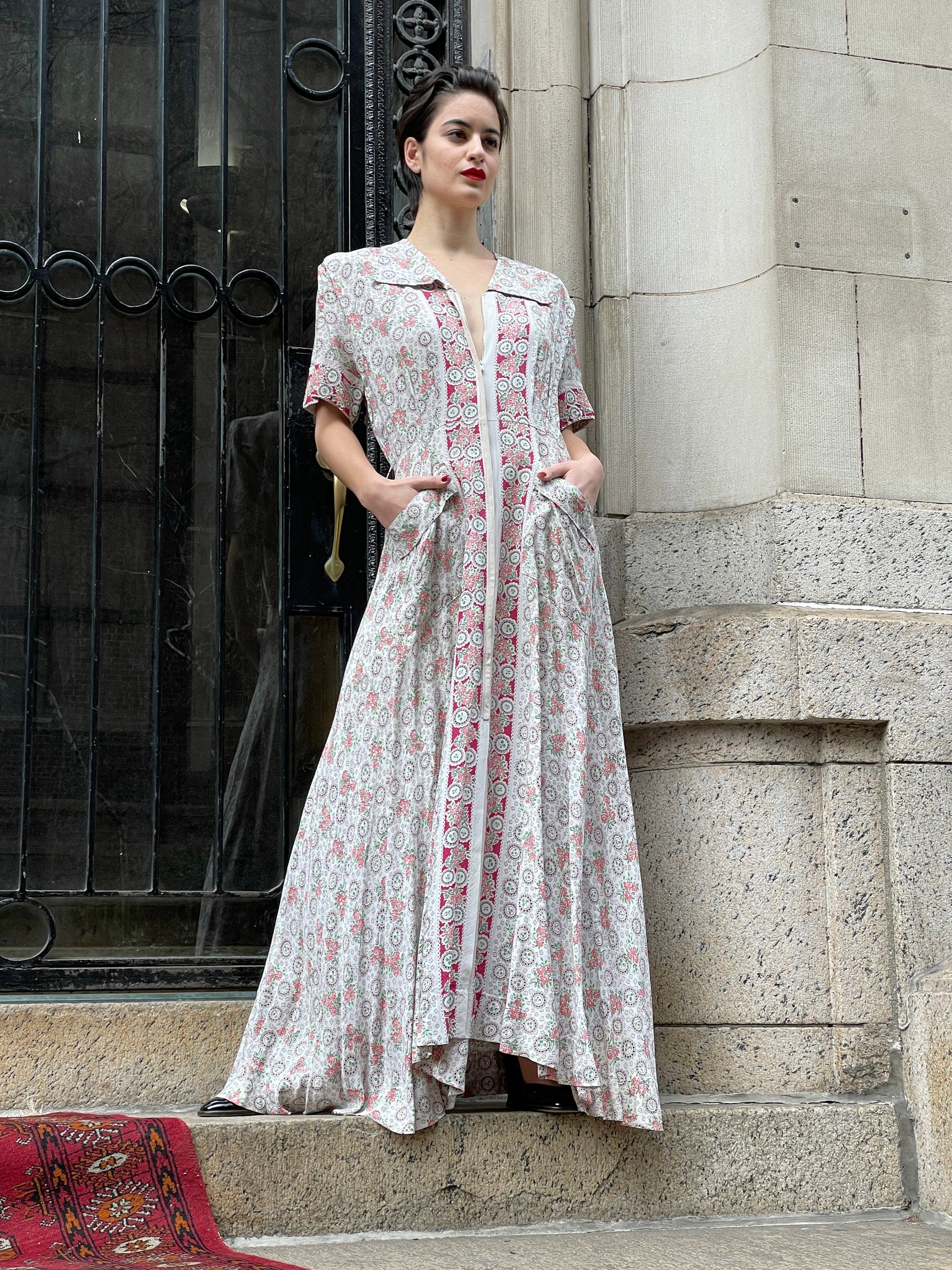 新着 Lovely With Dress Rayon Beautiful 1940s Flower This Print! ワンピース
