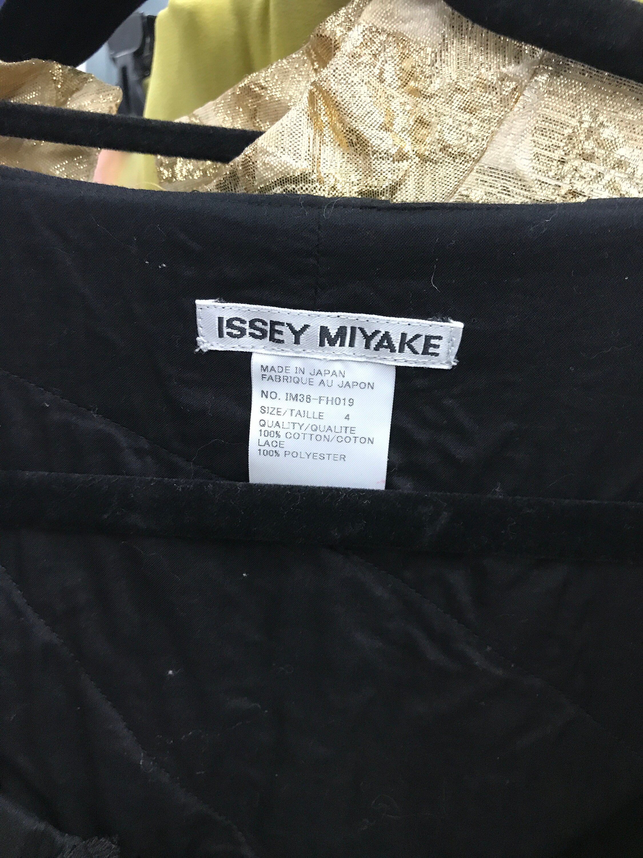 Issey Miyake Black Pleated Spiral Dress, 1990s – Basha Gold