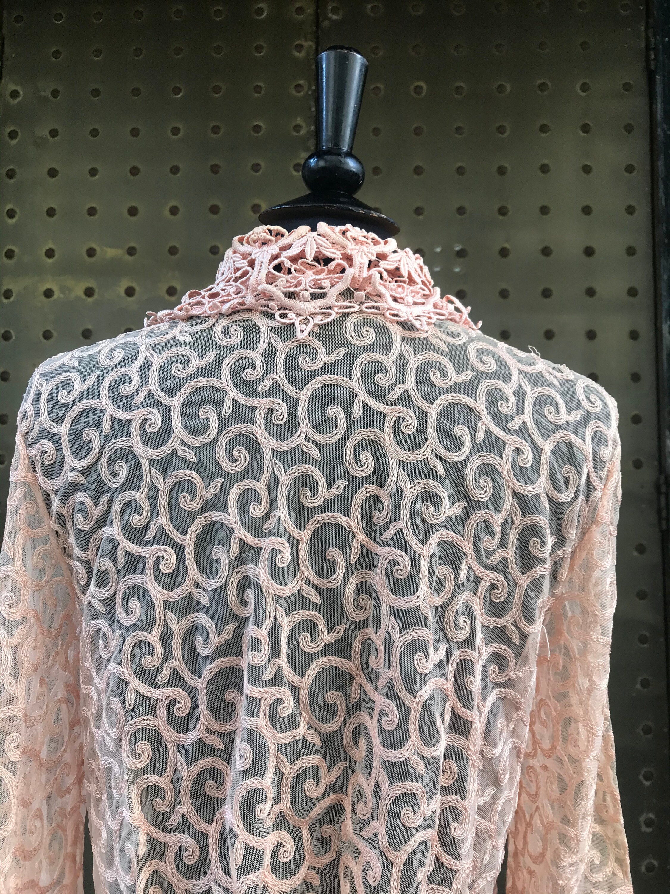 【プリン】patchwork embroidery lace jacket Lace With Red Flowers on a Blackish Denim Jacket. Size XS - Etsy
