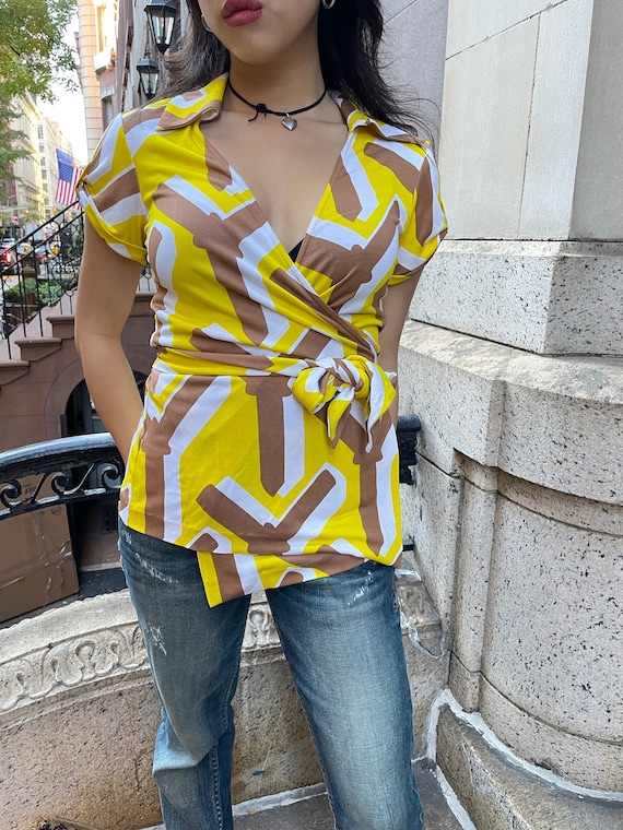 90s Diane Von Furstenberg Wrap Top. Jilda Yellow Print Wrap Top