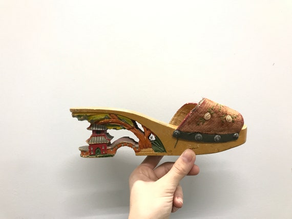40's wooden Chinese slip on shoes