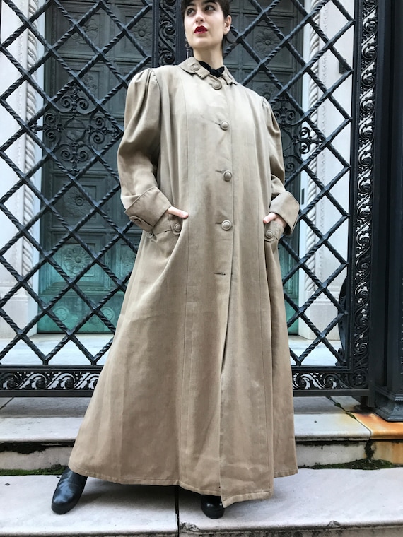 30's tan coat