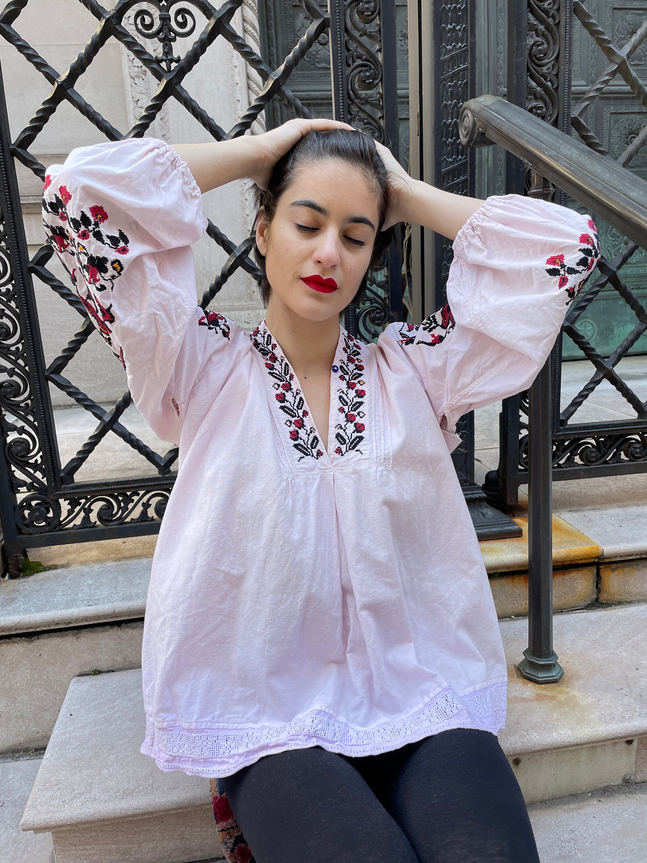 Blusa campesina bordada búlgara del 20 de - Etsy España