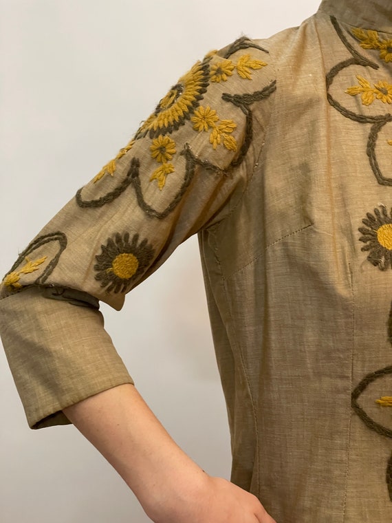 60's beige shift hand embroidered cotton dress, m… - image 7