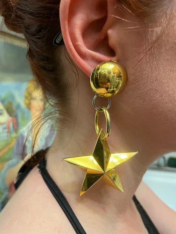 80s Star bold gold  Earrings, very dramatic  Stat… - image 6