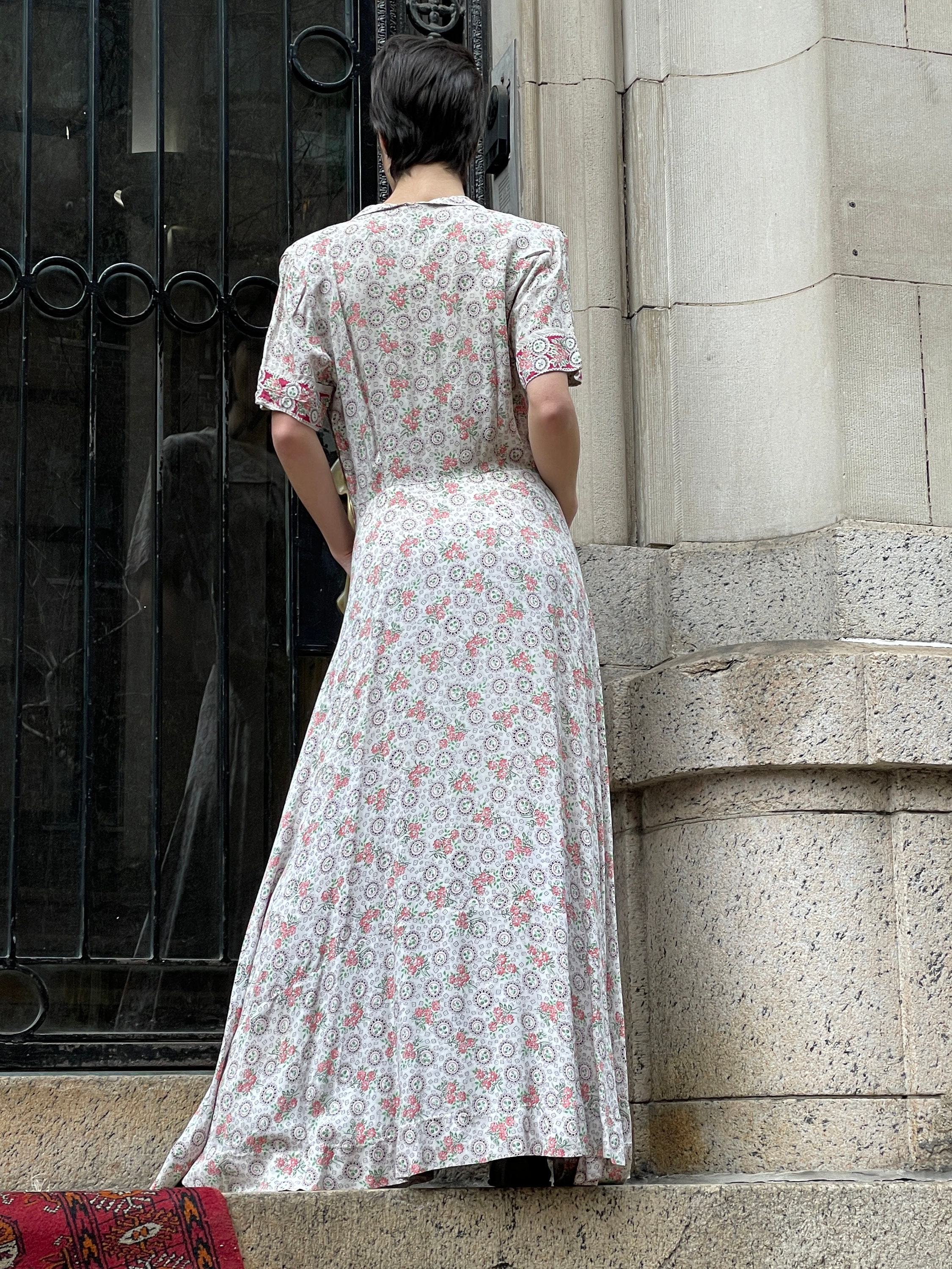 Vintage 40s Cold Rayon Brown Floral Print Iconic WWII Era