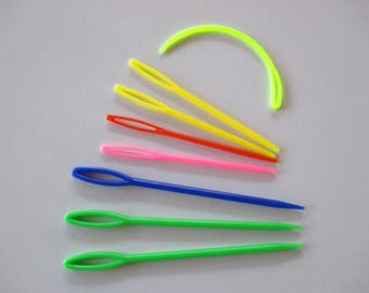 8 large needles hand needle wool, plastic random colors.