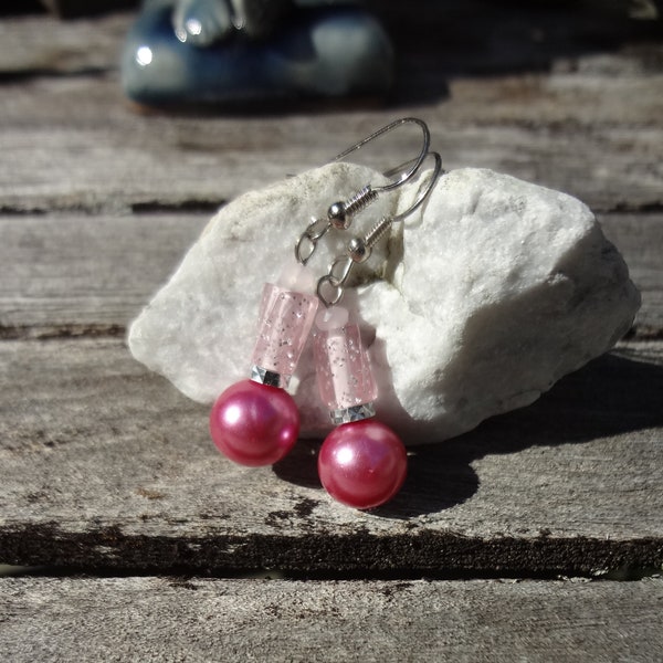 Pink and Silver Flecked Vintage Lucite Confetti Beaded Earrings with Purple Pearls, Lucite Earrings