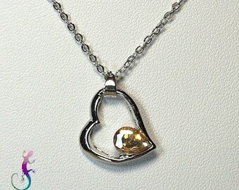 Chain and heart pendant in silver metal with drop in champagne-colored crystal