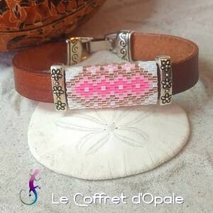 Armband aus braunem Leder und Miyuki Delica-Perlen mit silbernem Verschluss, Ethno-Stil