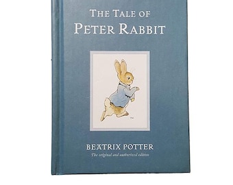 Beatrix Potter's The Tale of Peter Rabbit - CAPA AZUL