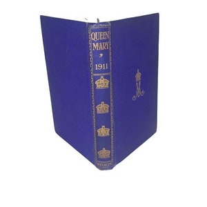 Life of Her Majesty Queen Mary by Sir Clement Kinloch-Cooke