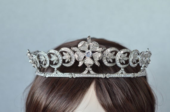 Best Royalty Reproduction teck Crescent Tiara CZ Tiara Best Royalty Reproduction teck Crescent Tiara CZ Tiara