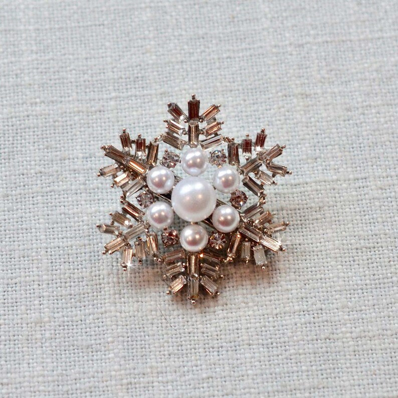 Pearl-868 Handmade Fancy Cut Crystal Rhinestone and Pearl Bridal Snowflake Hair Clip Wedding Bridal