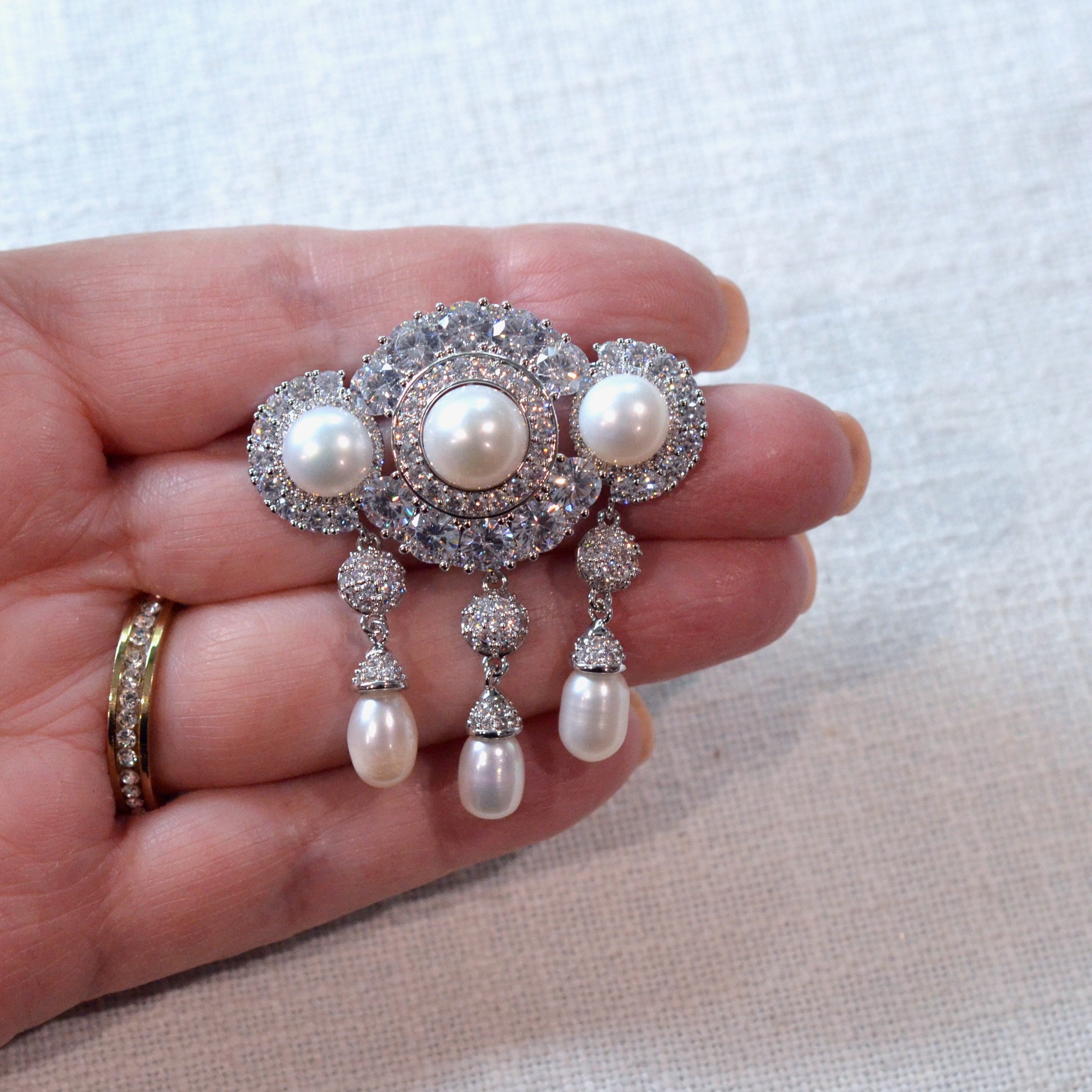 Queen Elizabeth II Reproduction Queen Alexandra's Brooch CZ Pearl