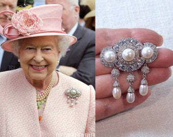 Royalty Reproduction Queen Elizabeth II Queen Alexandra's Parure Brooch CZ Freshwater Pearl Silvertone Brooch or Hair Clip (Pearl-1006)