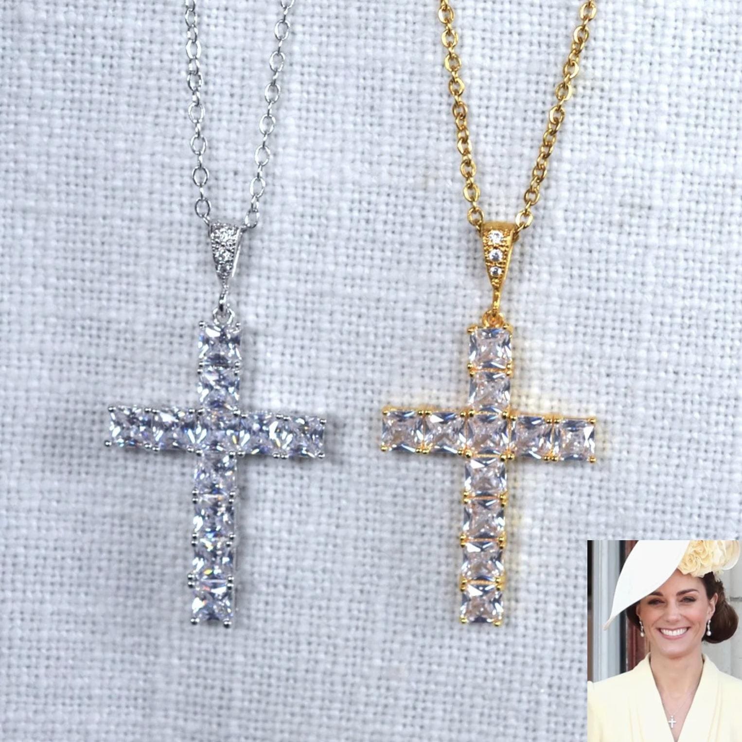 キャサリン妃 プリンセスカット CZ ペンダントネックレス、ホワイト 