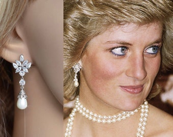 Más de 70 pares vendidos, réplica de realeza de la princesa Diana, circonita cúbica floral, aretes colgantes de circonita cúbica y perlas, aretes colgantes para novia (Pearl-963)