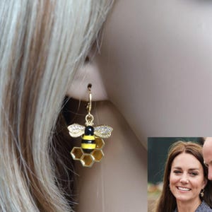 Réplica de pendientes de abeja y panal de miel de Mánchester, Princesa Catalina de Gales (Brillante-3387)