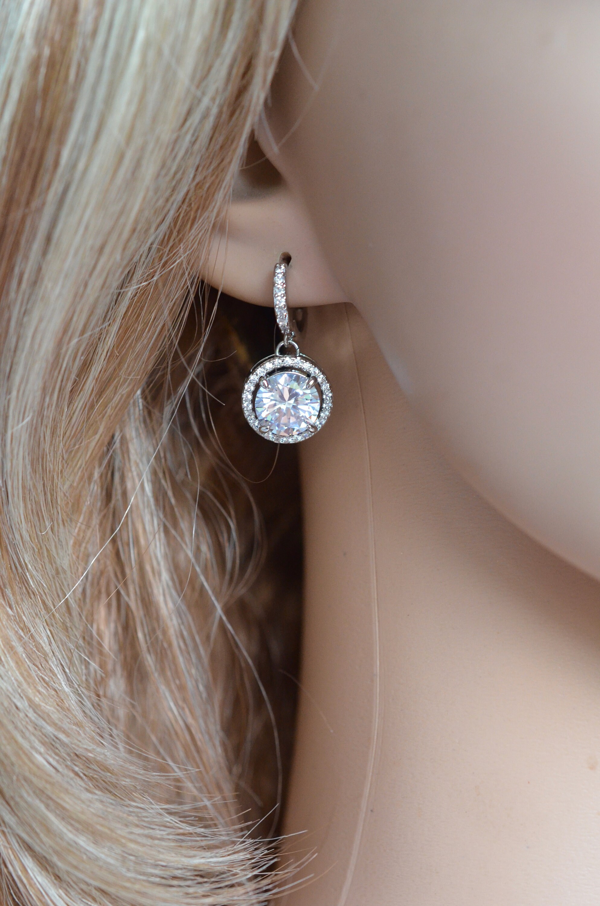 Gigi Hadid Celebrity Inspired Clear Round Brilliant Cut With