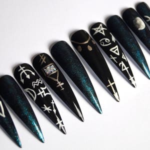 Extra Long stiletto Nails, Witch nails, Fake nail, Kylie jenner, Press on nails, Acrylic nails, Glue on nails, Black nails, Gothic Nails