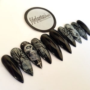 Skull Halloween Nails, Press on nails, Long Stiletto Fake Nails, Black hand painted false nails, glue on nails, Acrylic nails, Spooky Nails