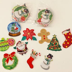 Craftuneed Bundle 30 Stück Aufbügler Weihnachten Nikolaus Stickapplikation Motiv Gewandungsabzeichen Flicken