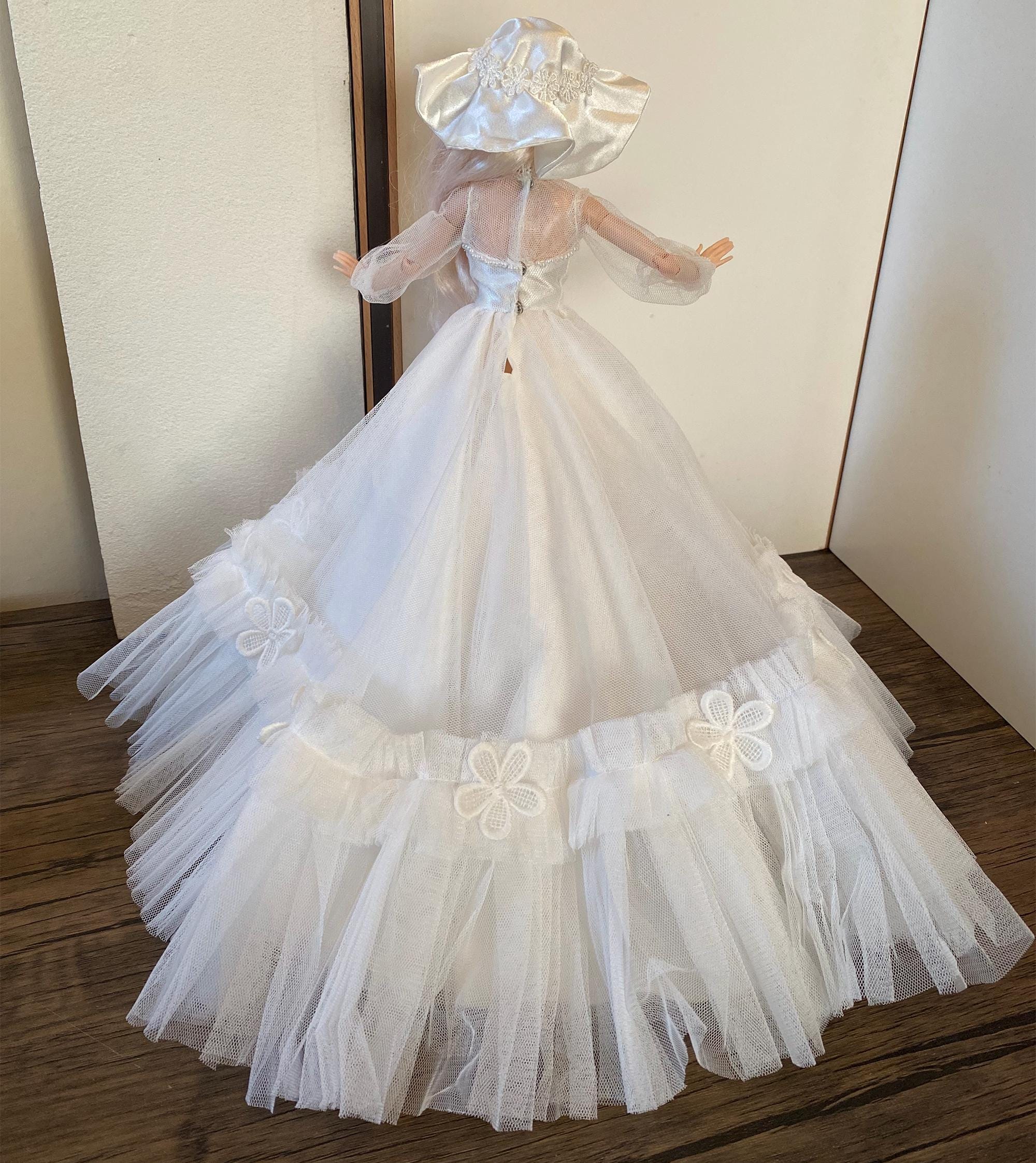 1:6スケールのミニチュアドールウェディングレースチュールドレス