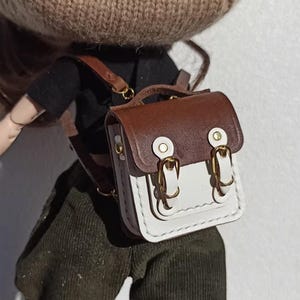 Craftuneed Mini sac à dos en cuir fait main à l'échelle 1:6 pour poupées BJD