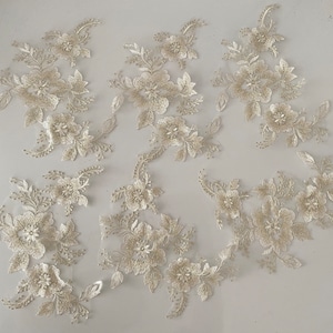 Craftuneed バンドル 6個 オフホワイト ゴールド糸 レースアップリケ 縫い付け 花柄刺繍レースモチーフパッチ