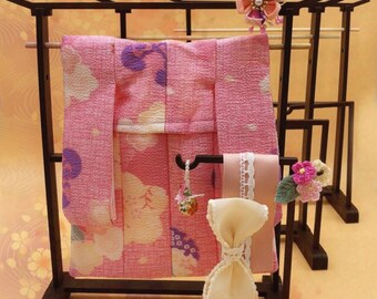 Craftuneed Handmade 1:6 miniature dollhouse wooden kimono rack display stand for barbie doll furniture props