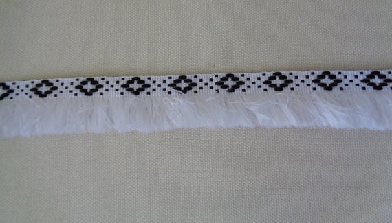 Un noir ou blanc galon frange garniture garniture Garniture / bordure couture garniture garniture / veste manteau garniture est à vendre. Vendu par verge 90cm 8da287 Un noir ou blanc galon frange garniture garniture Garniture / bordure couture garniture garniture / veste manteau garniture est à vendre. Vendu par verge 90cm 8da287