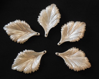 5 pieces of ivory sew on acrylic leaves beads / bridal ivory leaves beads / Any purpose sewing beads Per 5 pieces Combined P&P